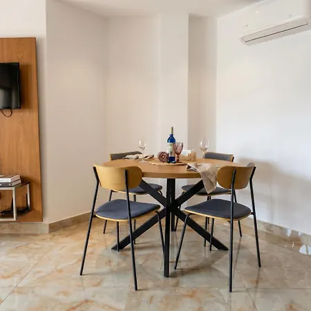 Mandarina 119 * سان ميغيل ذي أبونا